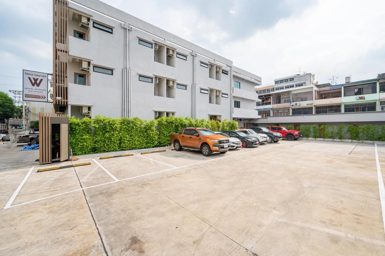 Hotel Wizpark Ratchada Bangkok Exterior photo