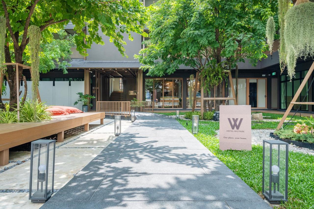 Hotel Wizpark Ratchada Bangkok Exterior photo